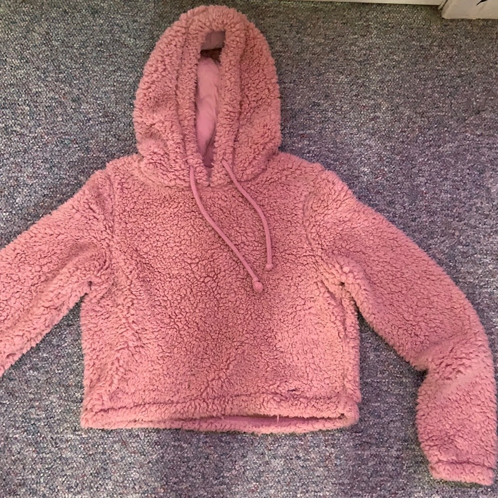pink fluffy hollister crop top with hoodie